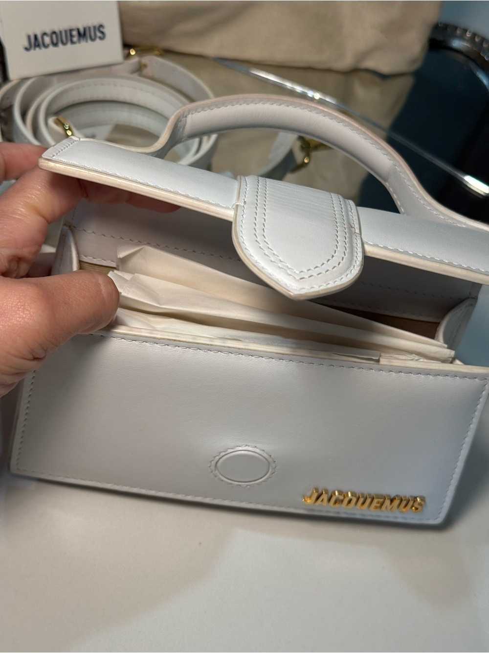 Jacquemus White Mini Le Bambino Top-Handle Bag with Gold Logo - Picture 3 of 3
